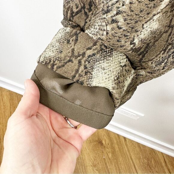 Dana Buchman Snakeskin Print Wool Silk Flat Front Wide Leg Pants Sz 16 - Picture 6 of 15